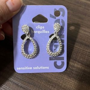 NWT Claire’s clip on earrings